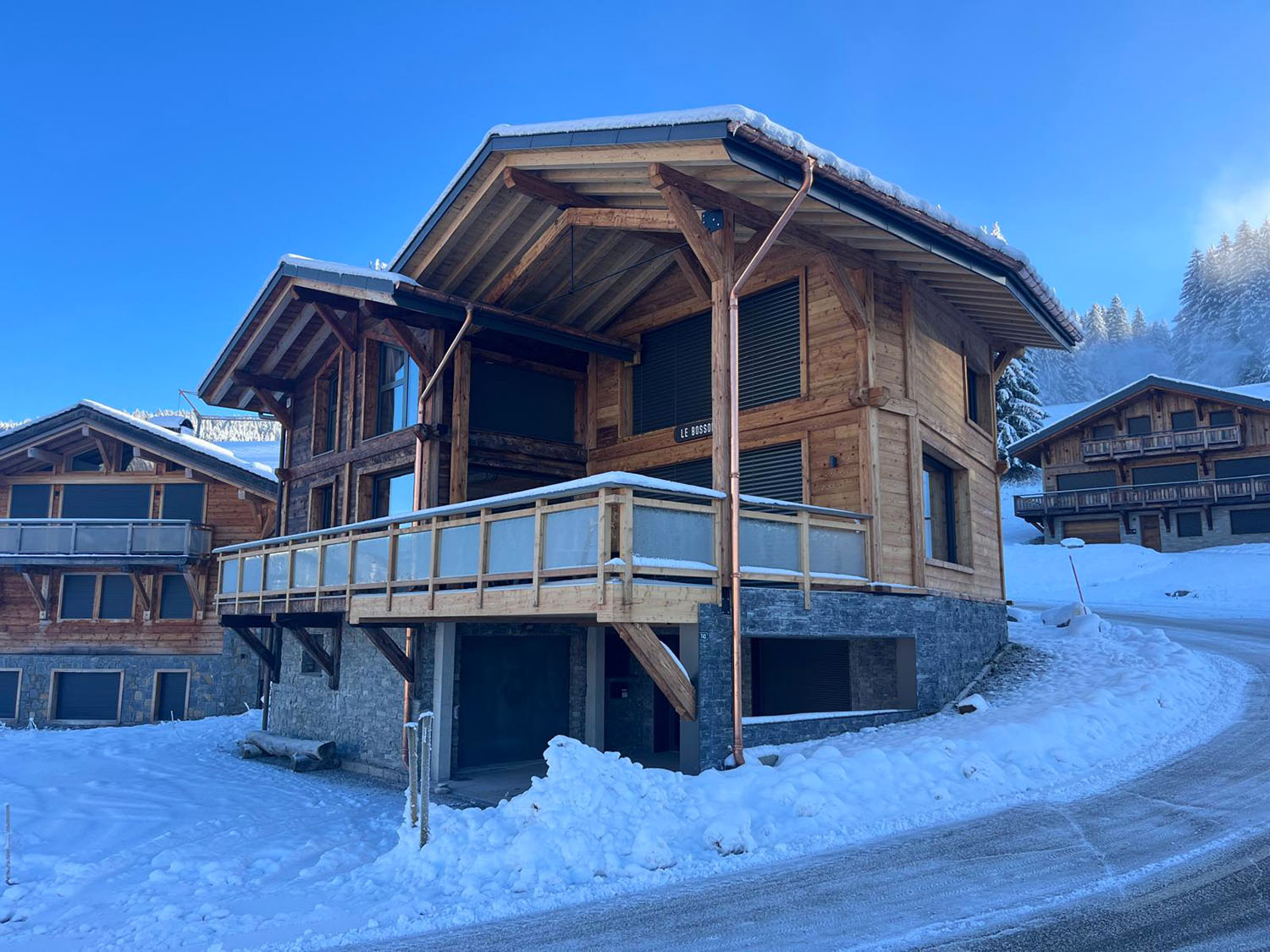 Construction de chalet en bois dans les Alpes par TROMBERT & CIE en Haute-Savoie