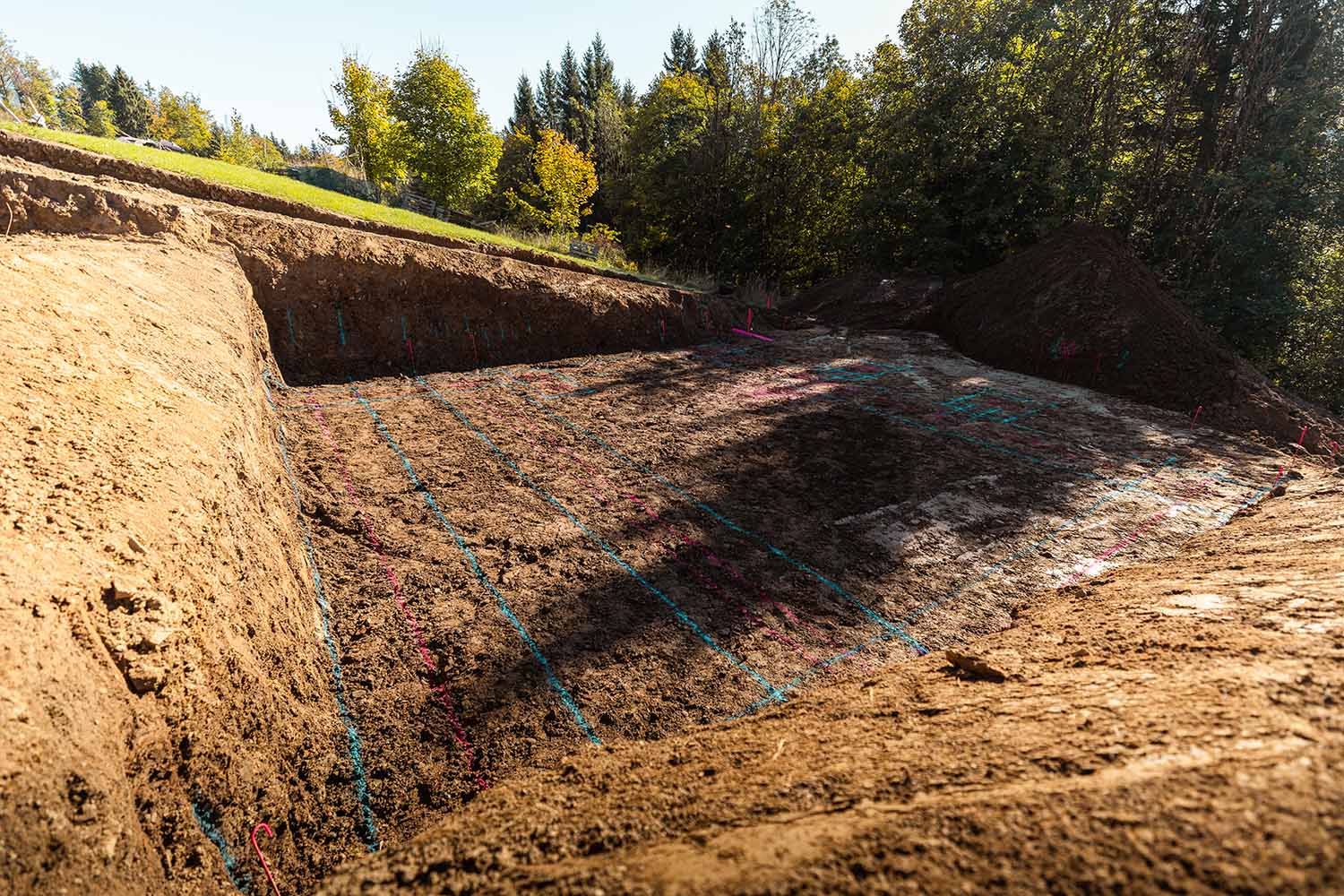 Tranchée pour réseaux VRD en construction par TROMBERT & CIE en Haute-Savoie